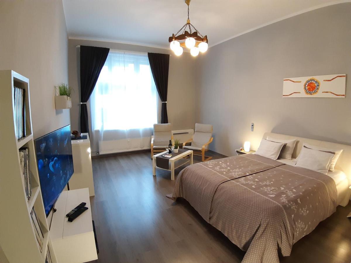 Central Apartment Budapest Bagian luar foto