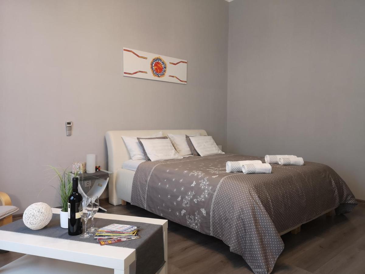 Central Apartment Budapest Bagian luar foto
