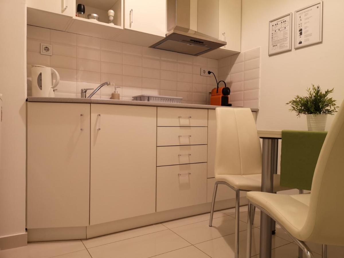 Central Apartment Budapest Bagian luar foto